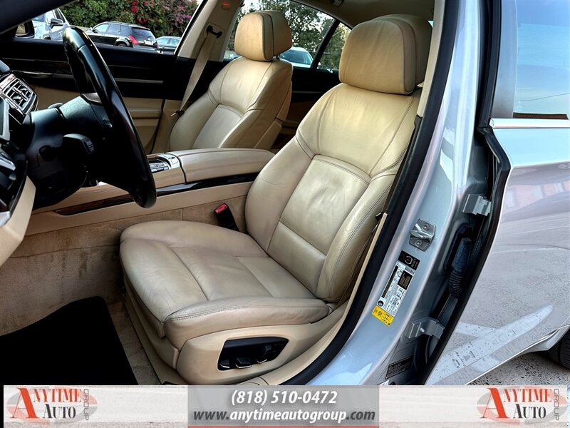 2013 BMW 7 Series 750i photo 15