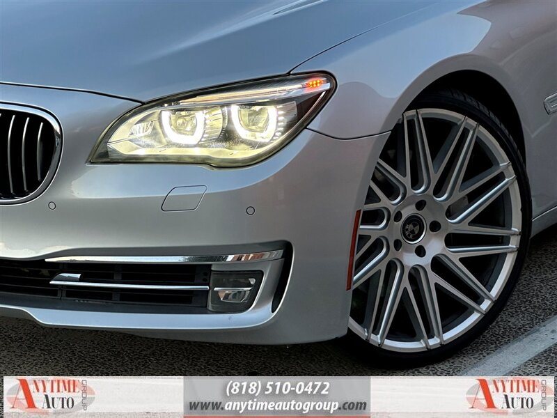 2013 BMW 7 Series 750i photo 27