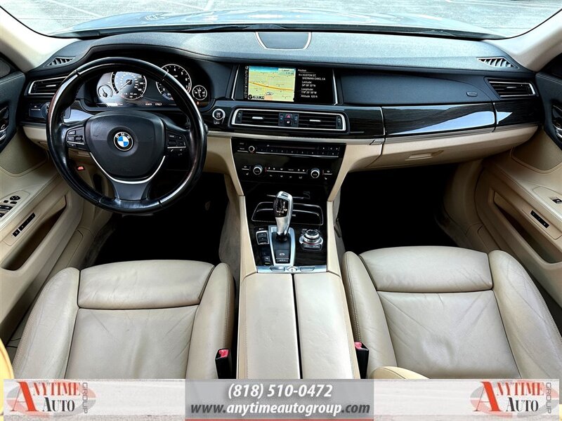 2013 BMW 7 Series 750i photo 10