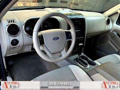 2006 Ford Explorer XLT   - Photo 13 - Sherman Oaks, CA 91403-1701