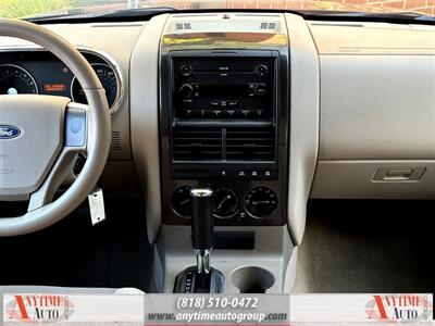 2006 Ford Explorer XLT   - Photo 12 - Sherman Oaks, CA 91403-1701