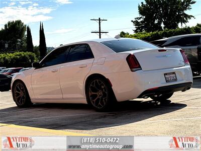 2018 Chrysler 300 Series S   - Photo 4 - Sherman Oaks, CA 91403-1701
