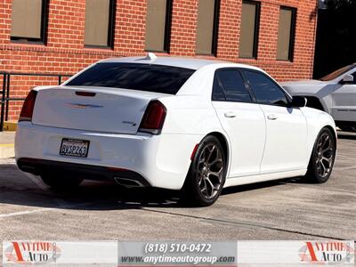 2018 Chrysler 300 Series S   - Photo 6 - Sherman Oaks, CA 91403-1701