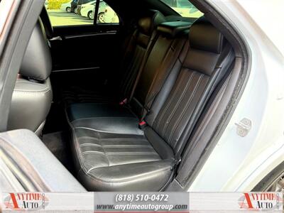 2018 Chrysler 300 Series S   - Photo 21 - Sherman Oaks, CA 91403-1701