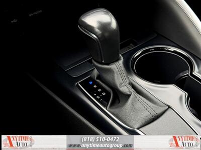 2020 Toyota Camry SE   - Photo 19 - Sherman Oaks, CA 91403-1701