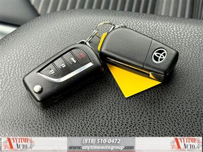 2020 Toyota Camry SE   - Photo 20 - Sherman Oaks, CA 91403-1701