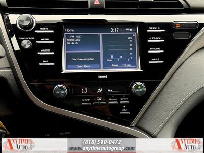 2020 Toyota Camry SE   - Photo 16 - Sherman Oaks, CA 91403-1701