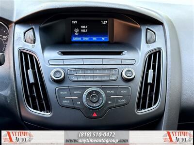 2016 Ford Focus SE   - Photo 16 - Sherman Oaks, CA 91403-1701