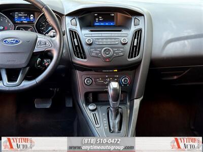 2016 Ford Focus SE   - Photo 12 - Sherman Oaks, CA 91403-1701