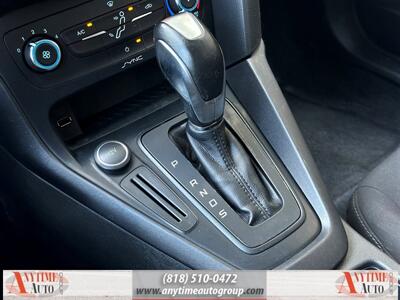 2016 Ford Focus SE   - Photo 19 - Sherman Oaks, CA 91403-1701