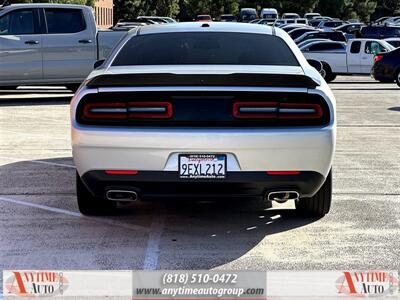 2020 Dodge Challenger SXT   - Photo 6 - Sherman Oaks, CA 91403-1701