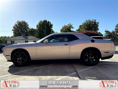 2020 Dodge Challenger SXT   - Photo 4 - Sherman Oaks, CA 91403-1701