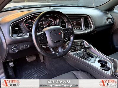 2020 Dodge Challenger SXT   - Photo 12 - Sherman Oaks, CA 91403-1701