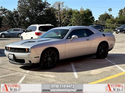 2020 Dodge Challenger SXT   - Photo 3 - Sherman Oaks, CA 91403-1701