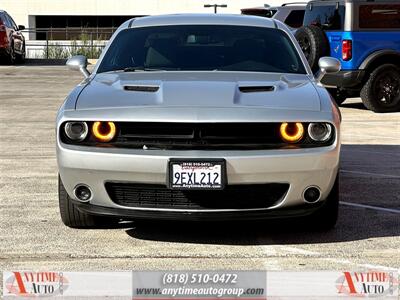 2020 Dodge Challenger SXT   - Photo 2 - Sherman Oaks, CA 91403-1701