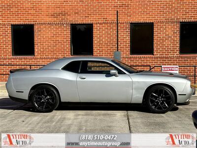 2020 Dodge Challenger SXT   - Photo 8 - Sherman Oaks, CA 91403-1701