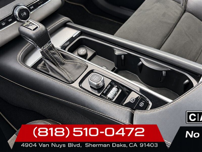 2019 Volvo XC90 T6 R-Design - Photo 22 - Sherman Oaks, CA 91403-1701