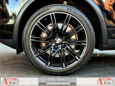 2012 Porsche Cayenne S   - Photo 30 - Sherman Oaks, CA 91403-1701