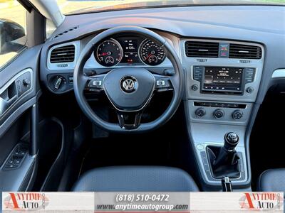 2017 Volkswagen Golf TSI S 4-Door   - Photo 10 - Sherman Oaks, CA 91403-1701
