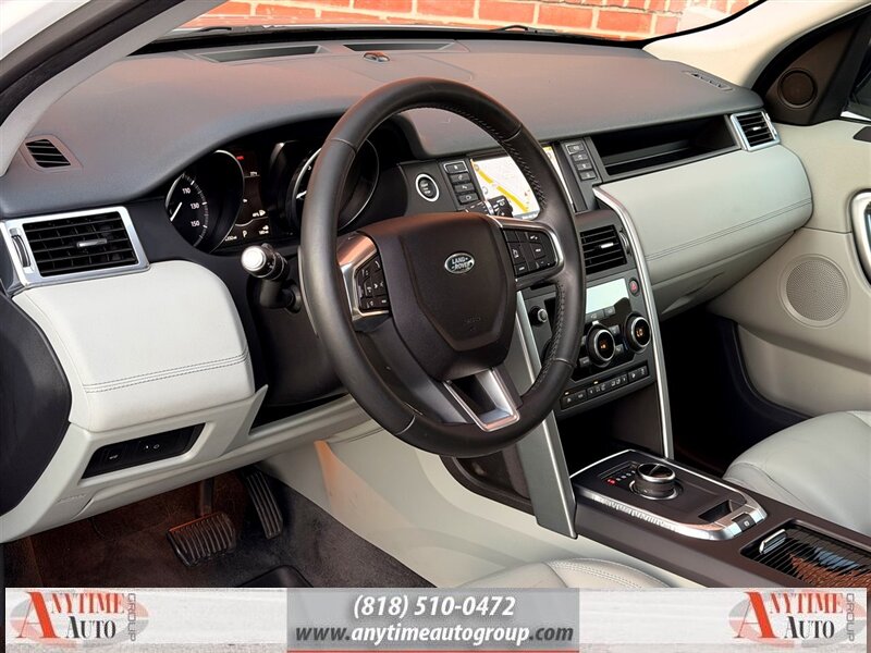 2017 Land Rover Discovery Sport SE - Photo 12 - Sherman Oaks, CA 91403-1701
