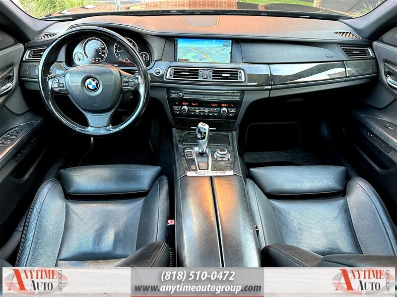 2012 BMW 7 Series 750i photo 10