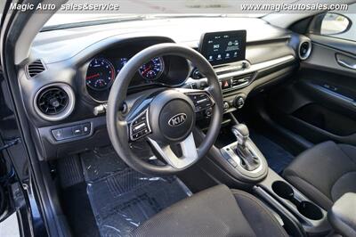 2021 Kia Forte LXS - Photo 15 - Phoenix, AZ 85034