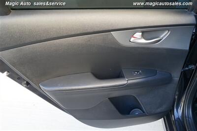 2021 Kia Forte LXS - Photo 19 - Phoenix, AZ 85034