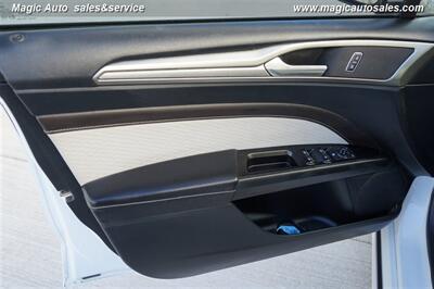 2019 Ford Fusion SE   - Photo 13 - Phoenix, AZ 85034