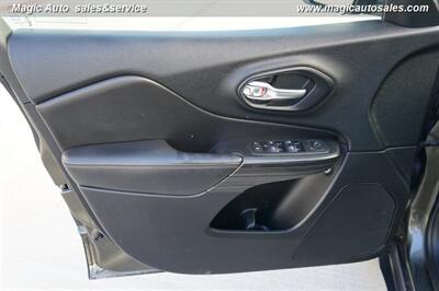 2014 Jeep Cherokee Limited - Photo 13 - Phoenix, AZ 85034