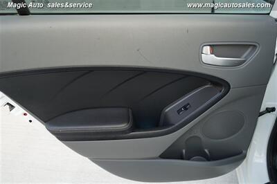 2017 Kia Forte LX   - Photo 15 - Phoenix, AZ 85034