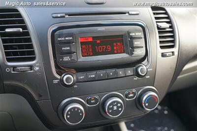 2017 Kia Forte LX   - Photo 20 - Phoenix, AZ 85034