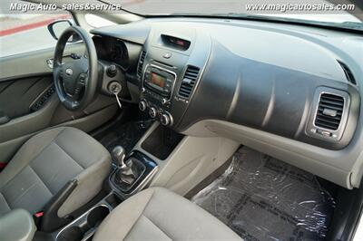 2017 Kia Forte LX   - Photo 13 - Phoenix, AZ 85034