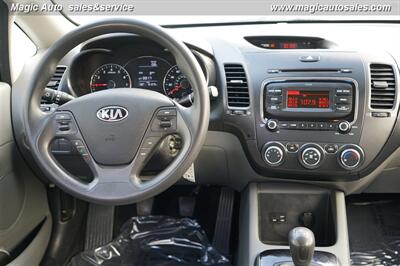 2017 Kia Forte LX   - Photo 18 - Phoenix, AZ 85034