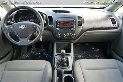 2017 Kia Forte LX   - Photo 17 - Phoenix, AZ 85034