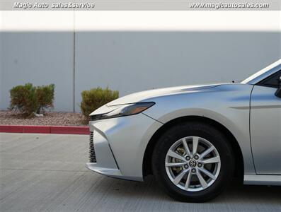 2025 Toyota Camry LE Hybrid - Photo 9 - Phoenix, AZ 85034