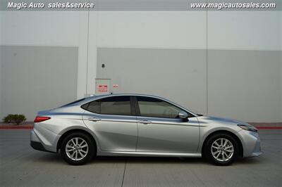 2025 Toyota Camry LE Hybrid - Photo 8 - Phoenix, AZ 85034