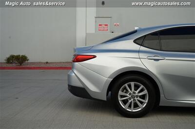 2025 Toyota Camry LE Hybrid - Photo 6 - Phoenix, AZ 85034