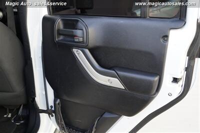 2012 Jeep Wrangler Sahara   - Photo 18 - Phoenix, AZ 85034