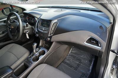 2019 Chevrolet Cruze LS   - Photo 17 - Phoenix, AZ 85034