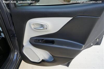 2022 Jeep Renegade Latitude   - Photo 13 - Phoenix, AZ 85034