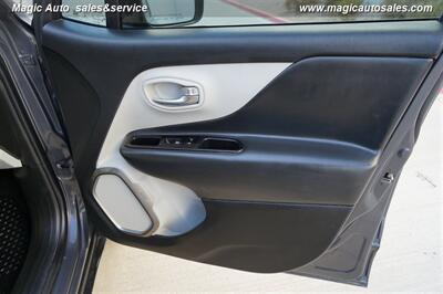 2022 Jeep Renegade Latitude   - Photo 21 - Phoenix, AZ 85034