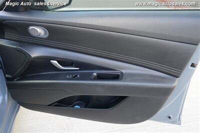 2021 Hyundai ELANTRA SEL   - Photo 16 - Phoenix, AZ 85034