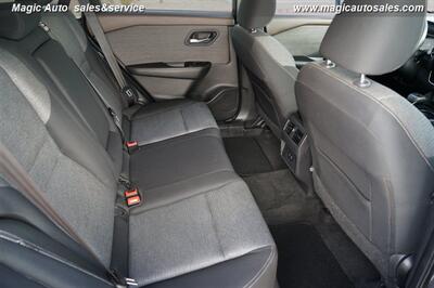 2022 Nissan Rogue SV   - Photo 18 - Phoenix, AZ 85034