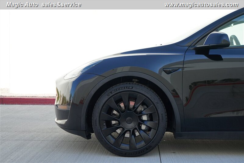2021 Tesla Model Y Long Range photo 3