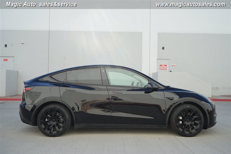 2021 Tesla Model Y Long Range photo 11