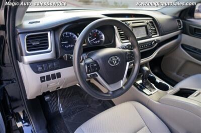 2019 Toyota Highlander LE   - Photo 15 - Phoenix, AZ 85034