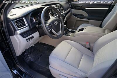 2019 Toyota Highlander LE   - Photo 14 - Phoenix, AZ 85034