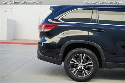 2019 Toyota Highlander LE   - Photo 11 - Phoenix, AZ 85034