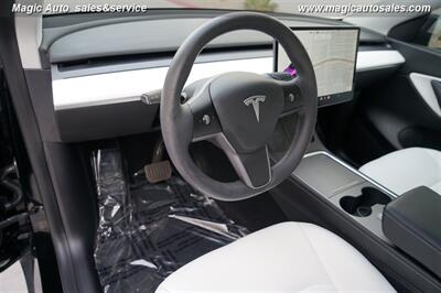 2021 Tesla Model Y Standard Range   - Photo 19 - Phoenix, AZ 85034