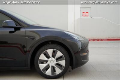 2021 Tesla Model Y Standard Range   - Photo 9 - Phoenix, AZ 85034